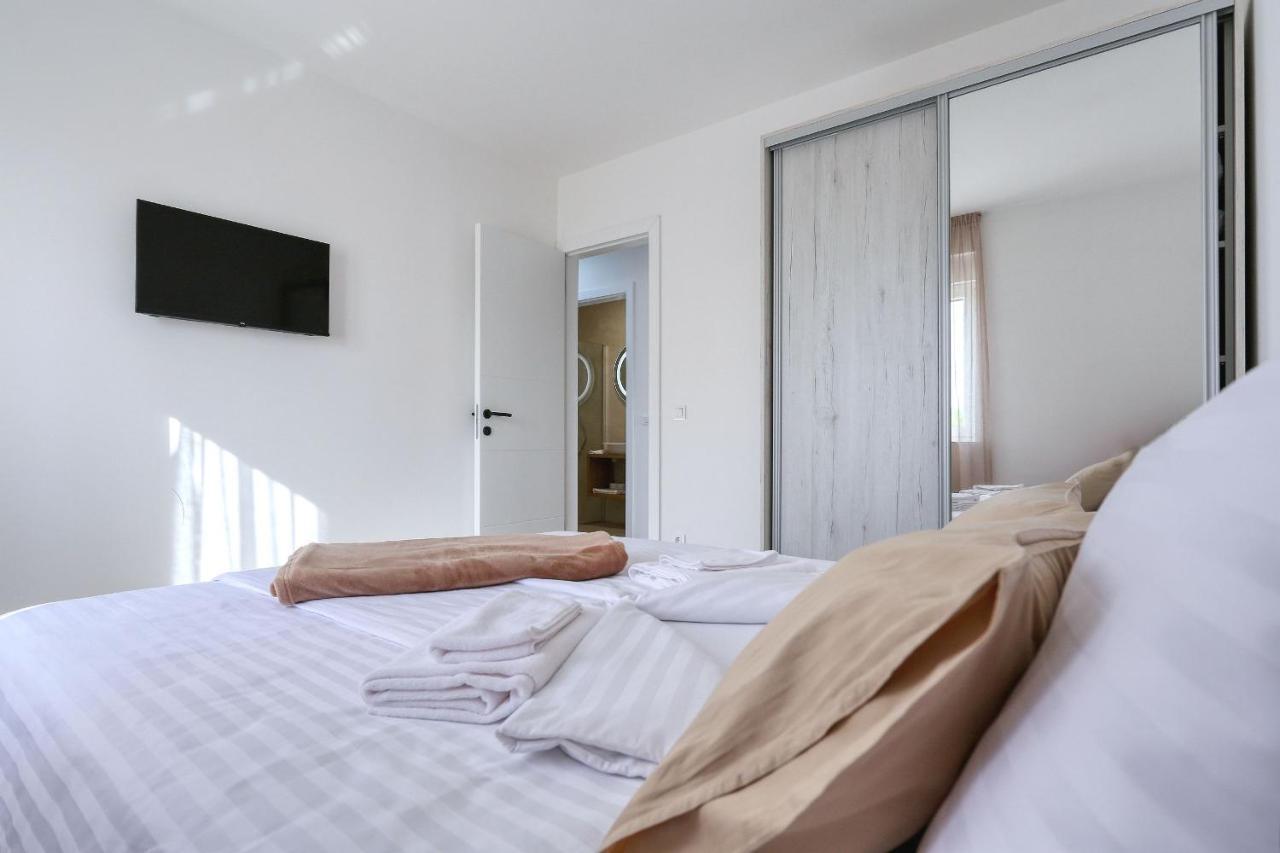 Apartments Bonaca With Jacuzzi Privlaka  Extérieur photo